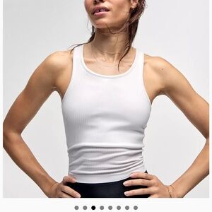 Lululemon White cropped tank. Size 6.